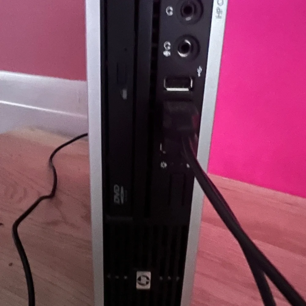 HP desktop computer. This is an older desktop, but it works great.